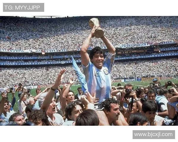 揭秘足球明星巨鲲的真实身份与传奇经历,带你了解这位体育巨星的故事 揭秘足球明星巨鲲的真实身份与传奇经历,带你了解这位体育巨星的故事