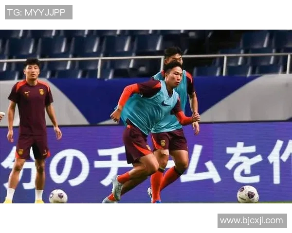 日本足球明星因伤戴面具出战展现勇气与拼搏精神引发球迷热议