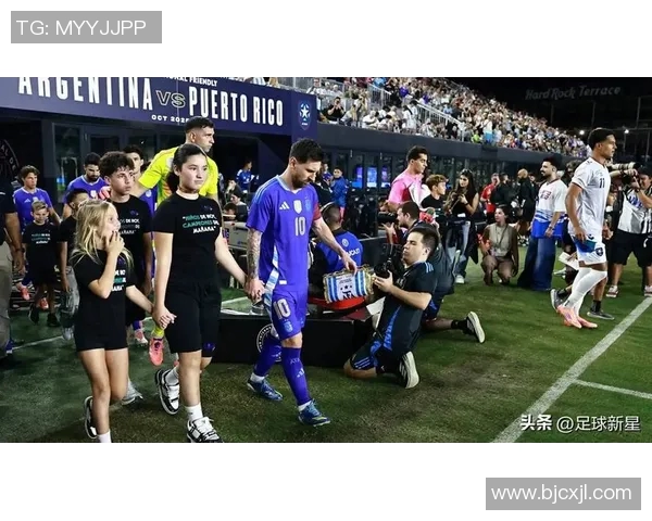 本届足球明星闪耀登场各路传奇球员一一介绍与精彩瞬间回顾 本届足球明星闪耀登场各路传奇球员一一介绍与精彩瞬间回顾